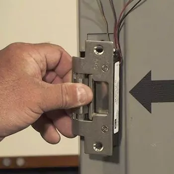 Electric Strike in Town 'n' Country, FL