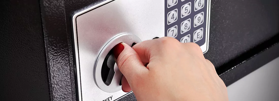 Safe Replacement in Town 'n' Country, FL